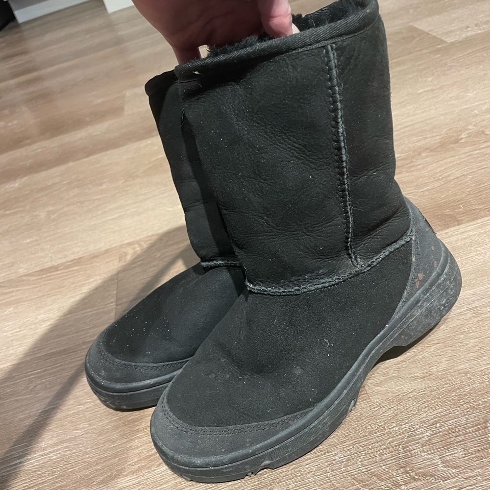 Ugg Ultimate Short with Rubber Sole